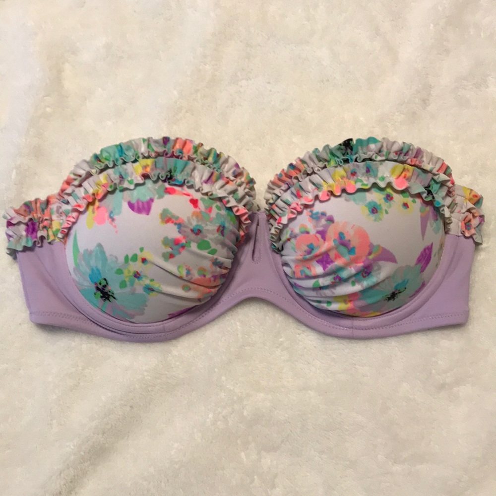 Swim top with medium support